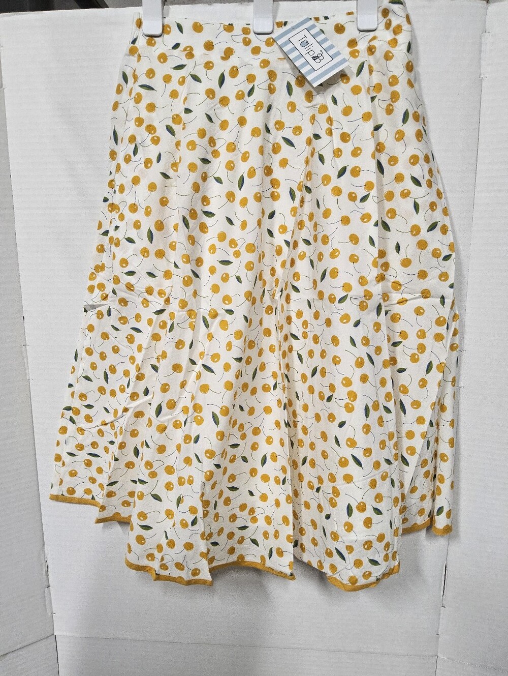 NWOT Tulip B Size lg Yellow Cherry Print A-Line Skirt